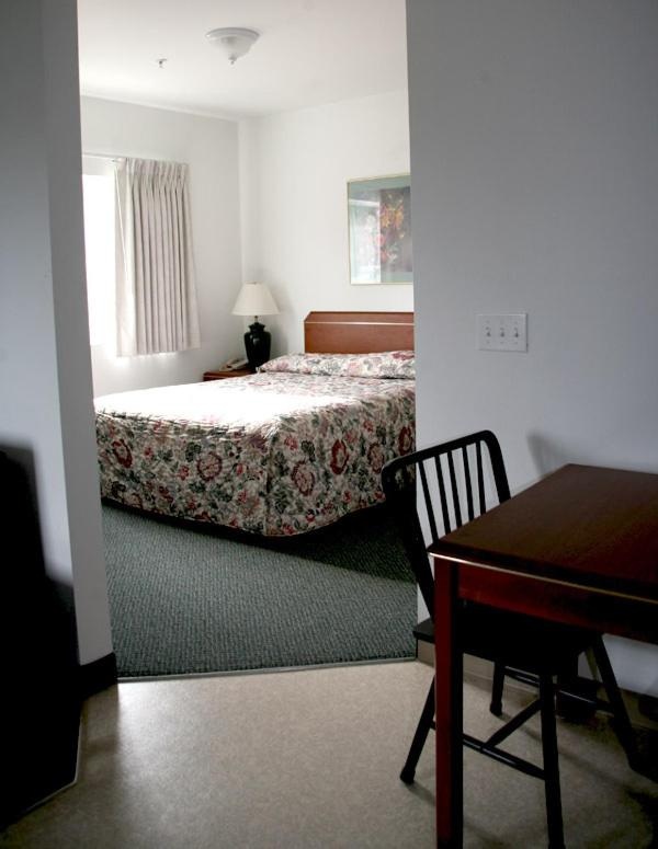 Ponderosa Motel image 11