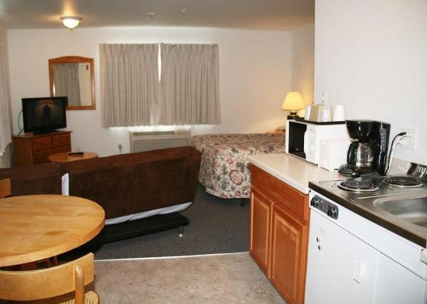 Ponderosa Motel image 17